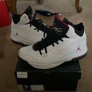 Jordan flight 23 size 7y